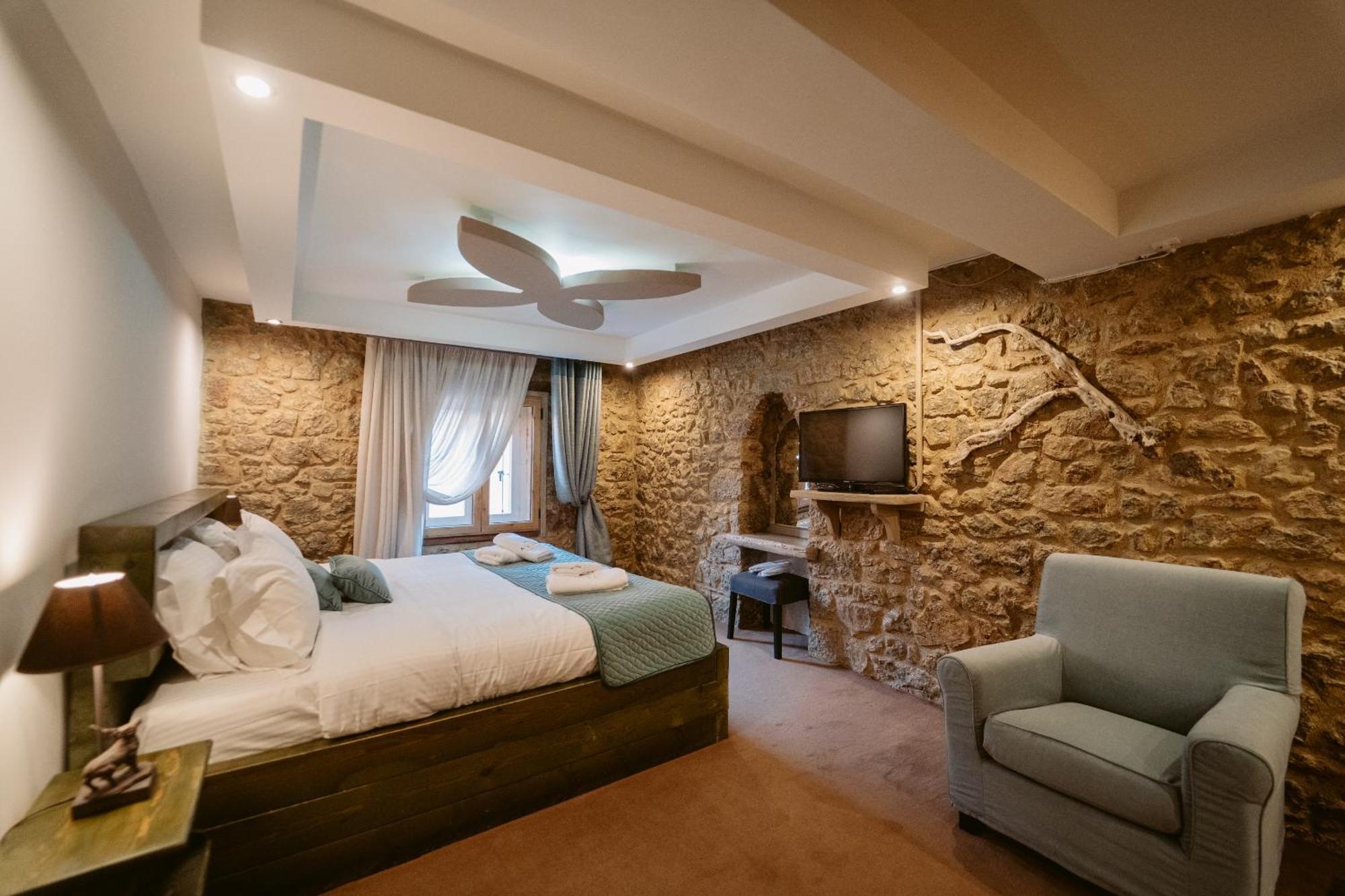 Afanos Guesthouse Arachova Ruang foto