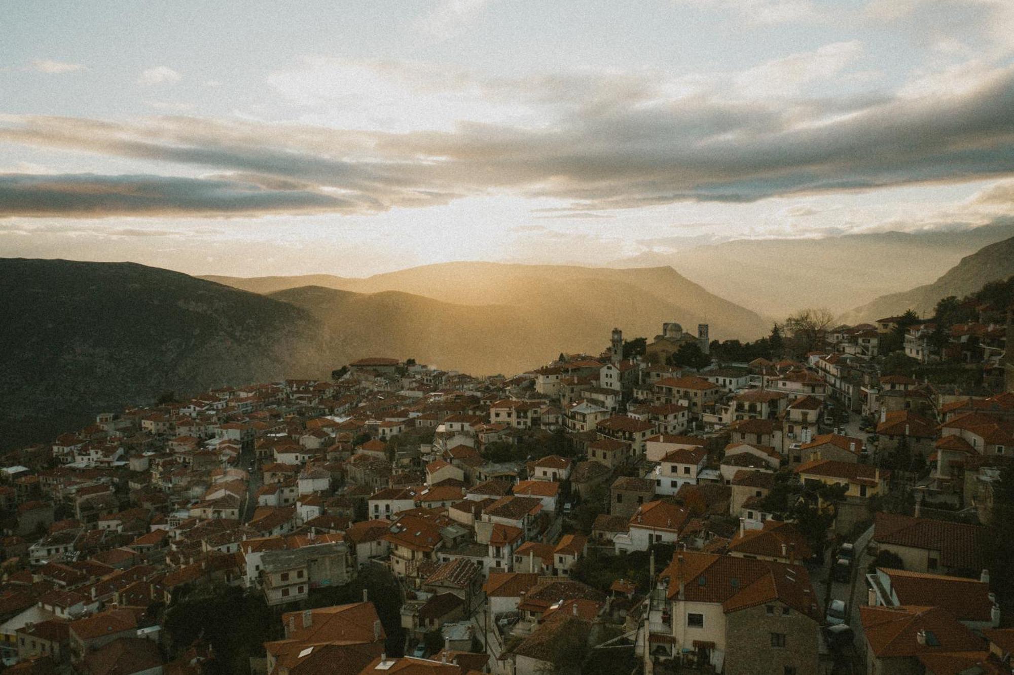 Afanos Guesthouse Arachova Bagian luar foto